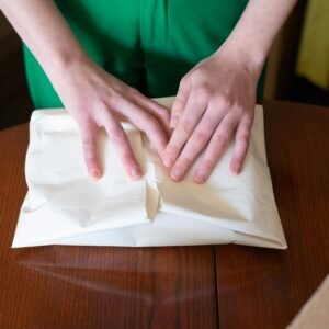 Valkoiset paperikassit